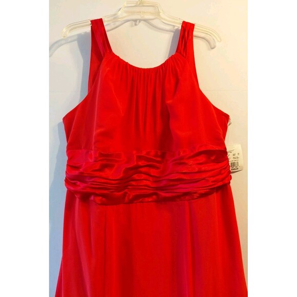 NWT David Bridal's Size 20 Poppy Red Satiny and Chiffon Overlay Maxi Dress - Picture 2 of 8